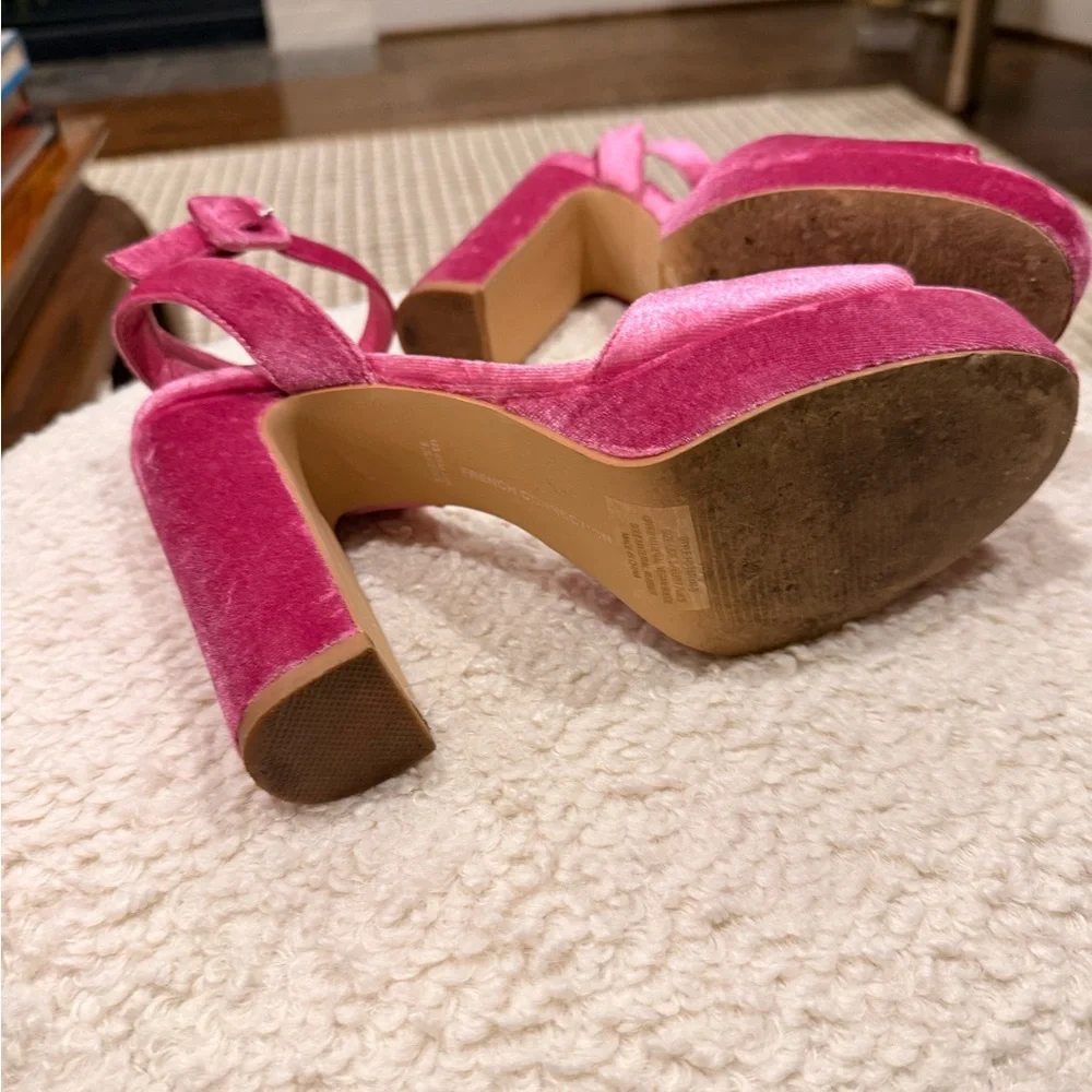 French Connection
Women's Taryn Slip-On Platform Sandals - Picture 5 of 8